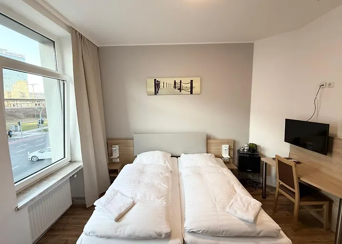 Central Hotel Duisburg 3*